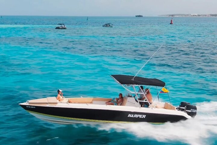 Marmows Tour Privado en Barco Día Completo en San Andrés islas