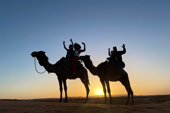 Noche En El Desierto De Erg Chebbi Saliendo De Erfoud, Paseo En Camello