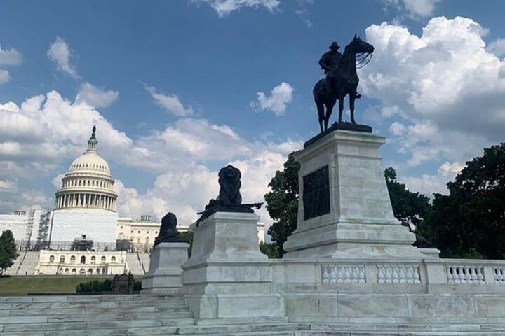 Stretch Limo Private Day and Night Custom Tour of Washington DC