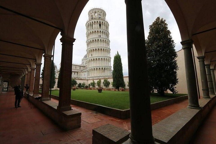 Visita guidata della Torre Pendente di Pisa, della Cattedrale, del Cimitero e del Battistero