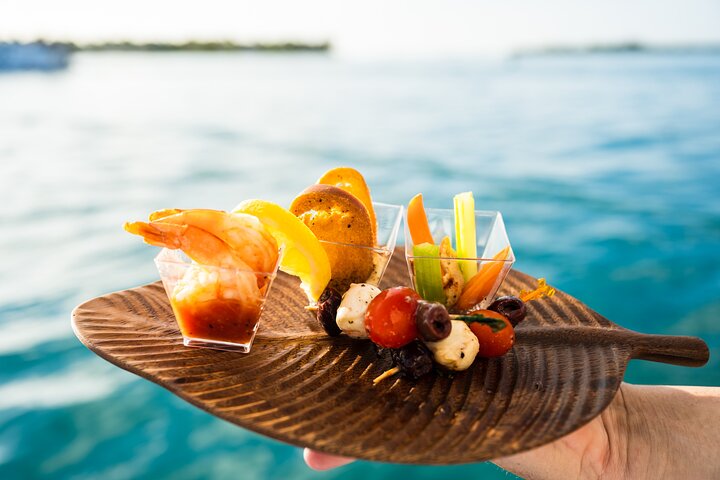 Key West Sunset sejl med åben bar, levende musik og Hors D'oeuvres