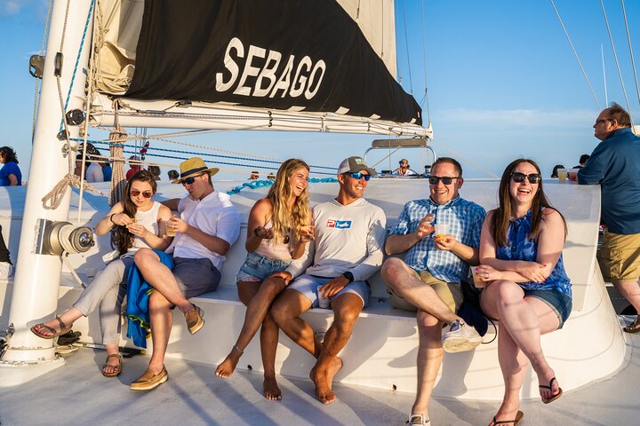 Key West Sunset sejl med åben bar, levende musik og Hors D'oeuvres
