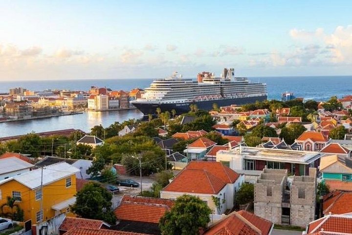 Colori & sapori: Città, Cultura e Autentica Degustazione di Curaçao Blu