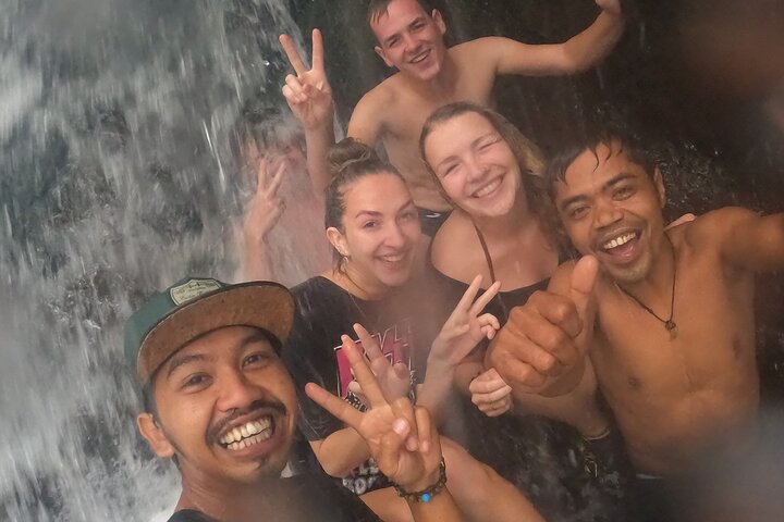 FORFAIT TOUR (trekking dans la jungle, taxi, chambre) 4 JOURS 3 NUITS à BUKIT LAWANG