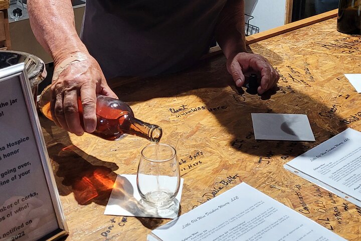 Hoteller i nærheden af Scenic Desert Wine Distillery Brewery Route 66 Tour
