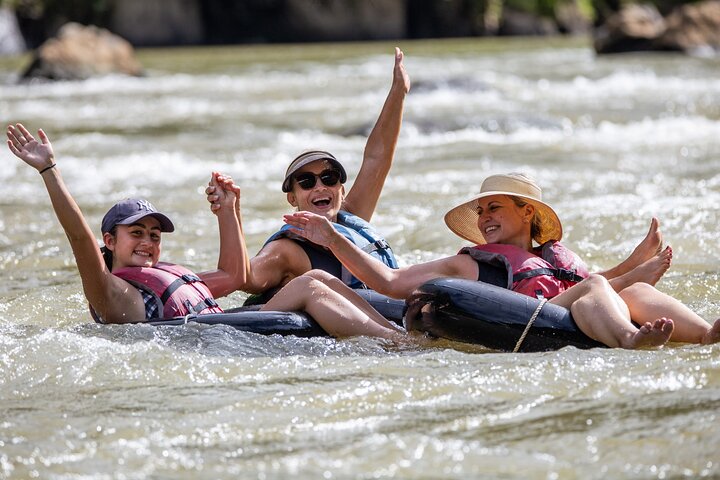 River Tubing Fiji / Suva Shore Utflykt Kryssningsfartyg Passagerare