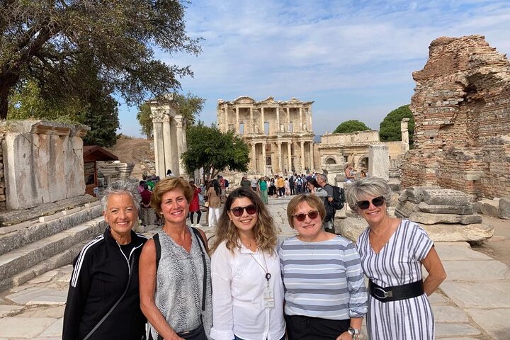 PRIVATE TOUR FOR CRUISERS : Mary's House (Meryemana) と Ephesus