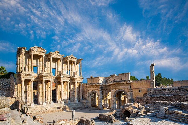 PRIVATE TOUR FOR CRUISERS : Mary's House (Meryemana) と Ephesus