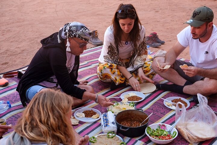 Excursion d'une journée en jeep dans le Wadi Rum (y compris le pique-nique bédouin)