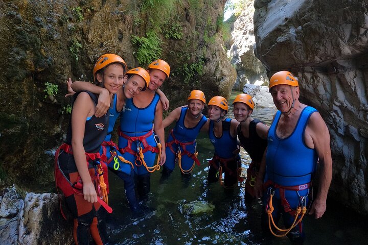 Von Estepona: Geführte Canyoning-Tour auf dem Fluss Guadalmina