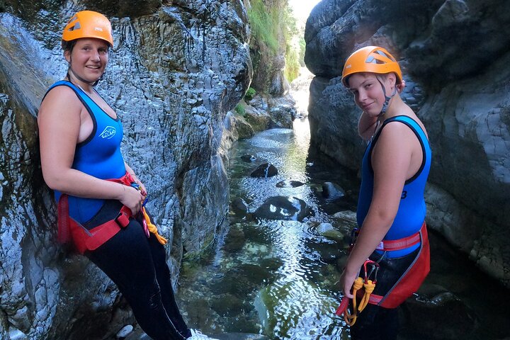 Von Estepona: Geführte Canyoning-Tour auf dem Fluss Guadalmina