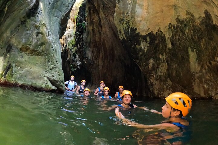 Von Estepona: Geführte Canyoning-Tour auf dem Fluss Guadalmina