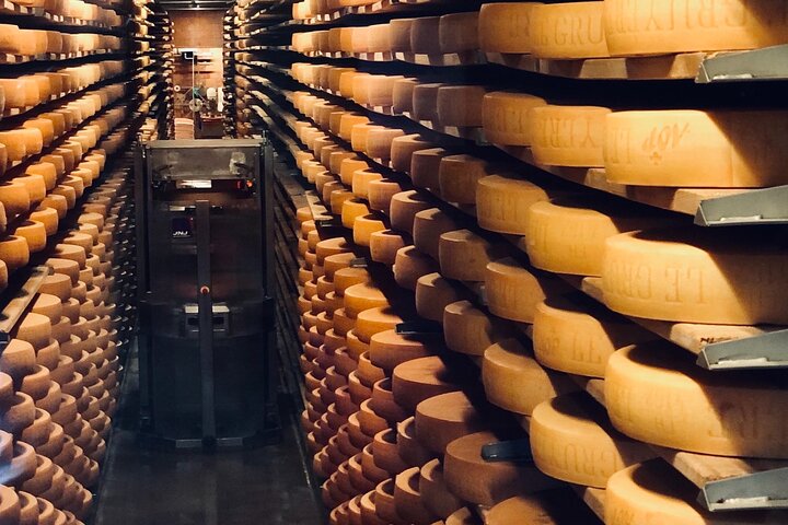 GRUYÈRE-OSTURAN & CHOKOLADETOUREN från Genève
