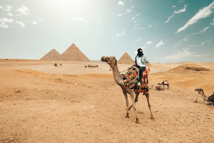 Cairo In Big Bus intera giornata da Hurghada (Piramidi-sfinge-Museo egiziano-pranzo)