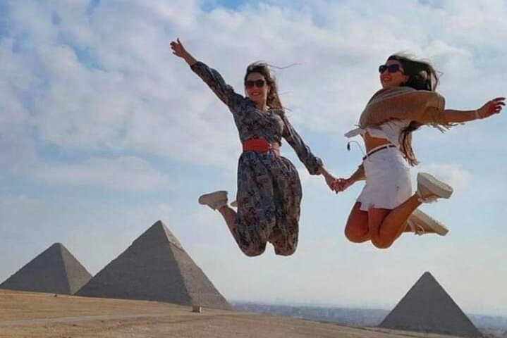 Cairo In Big Bus intera giornata da Hurghada (Piramidi-sfinge-Museo egiziano-pranzo)