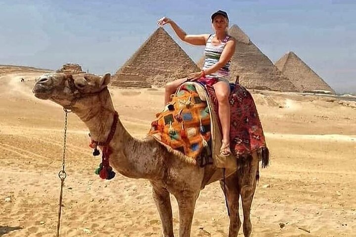 Cairo In Big Bus intera giornata da Hurghada (Piramidi-sfinge-Museo egiziano-pranzo)