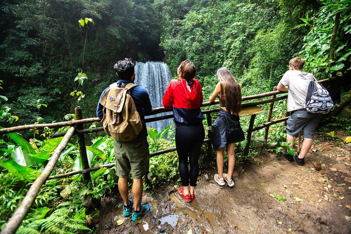 Wandertour zu den El Tigre-Wasserfällen mit Mittagessen und Naturführer