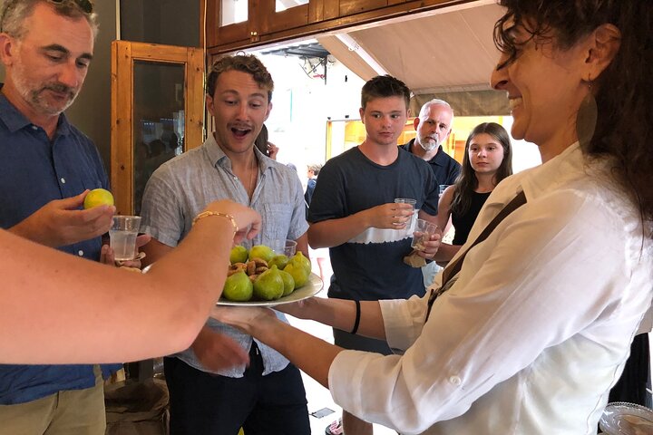 Tour de comida tradicional, degustación de aceite de oliva con almuerzo en Kalamata, Messinia.