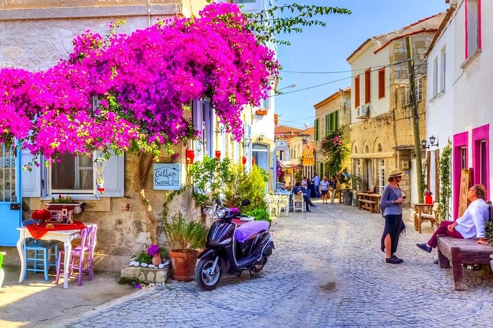 Alaçatı og Çeşme Chill Tour: Vibes, gater og snapshots