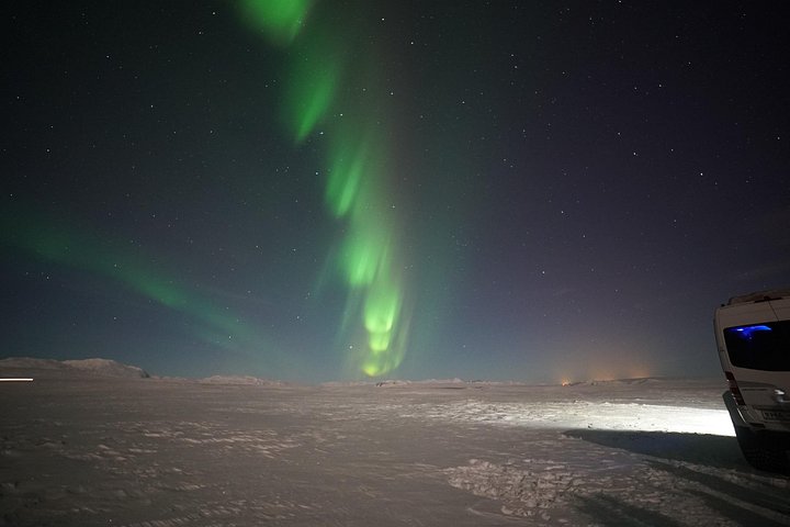 Reykjavik Northern Lights Tour with Pro Aurora Photos Small Group