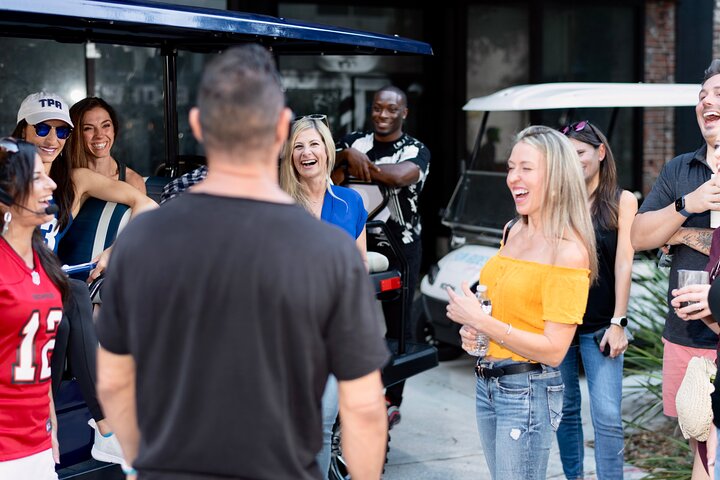 Geführte Tampa-Sightseeing-Tour in einem Deluxe-Golfwagen mit Straßenzulassung