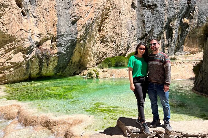 Türkisfarbenes Wasser von Millpu + Wasserfälle und Landschaften – Ayacucho