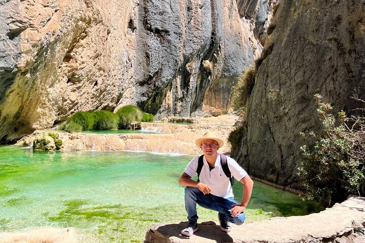 Türkisfarbenes Wasser von Millpu + Wasserfälle und Landschaften – Ayacucho