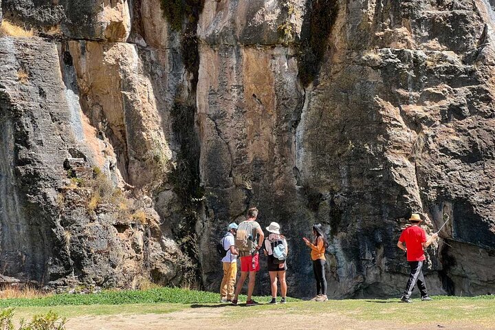 Türkisfarbenes Wasser von Millpu + Wasserfälle und Landschaften – Ayacucho