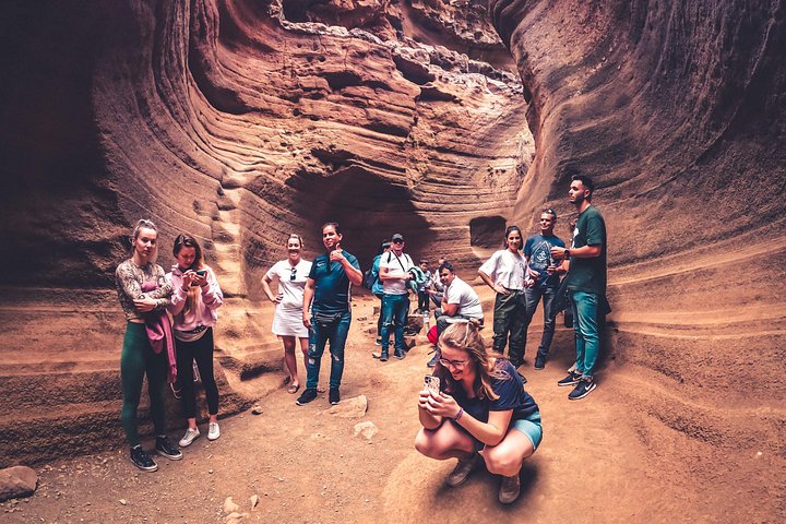 The Red Canyon Tour - Lille grupperejse med lokal madsmagning ツ