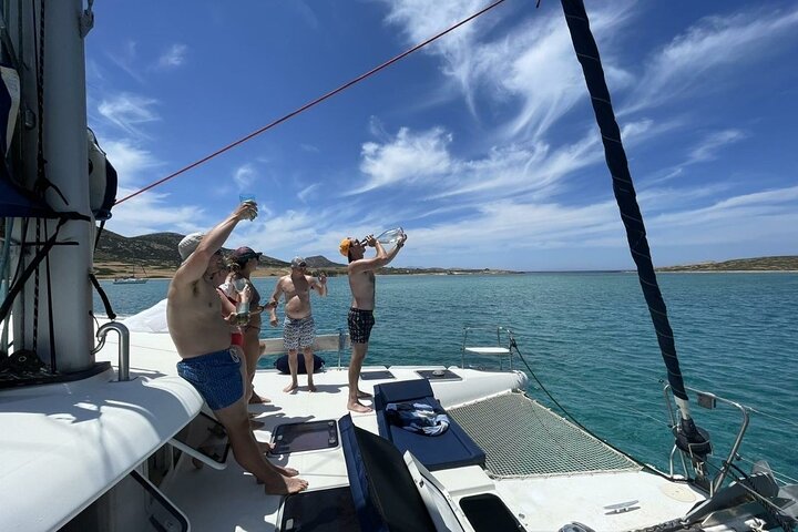 Catamaran Semi Croisière Paros Antiparos comprend la nourriture et les boissons