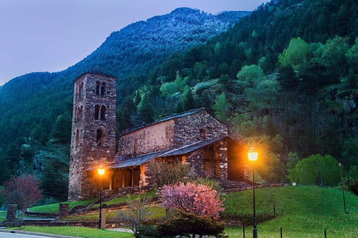 Privéwandeling met het gezin in de oude binnenstad van Andorra la Vella