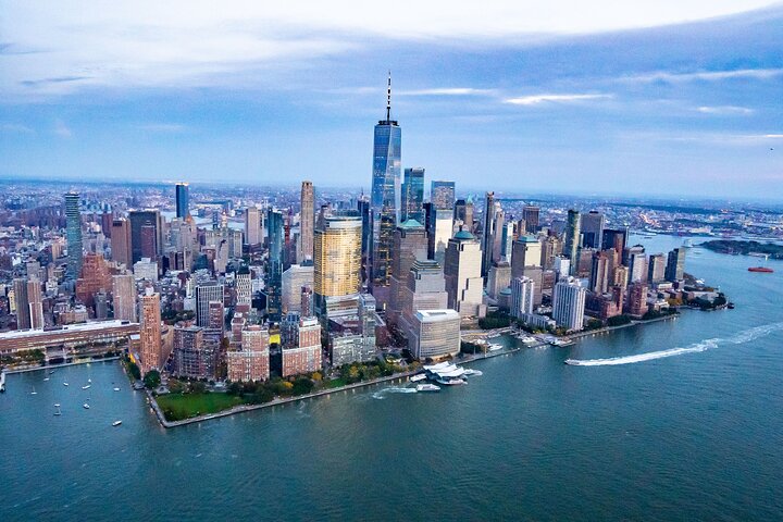 Excursão privada de helicóptero pela cidade de Nova York para 2 a 6 pessoas saindo de Westchester
