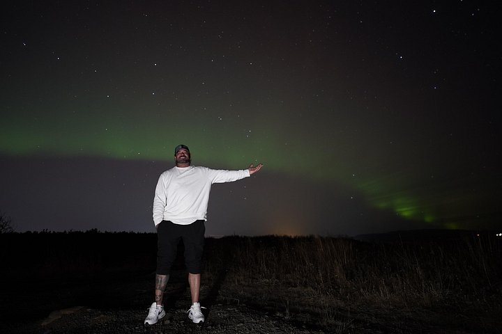 Reykjavik Northern Lights Tour with Pro Aurora Photos Small Group