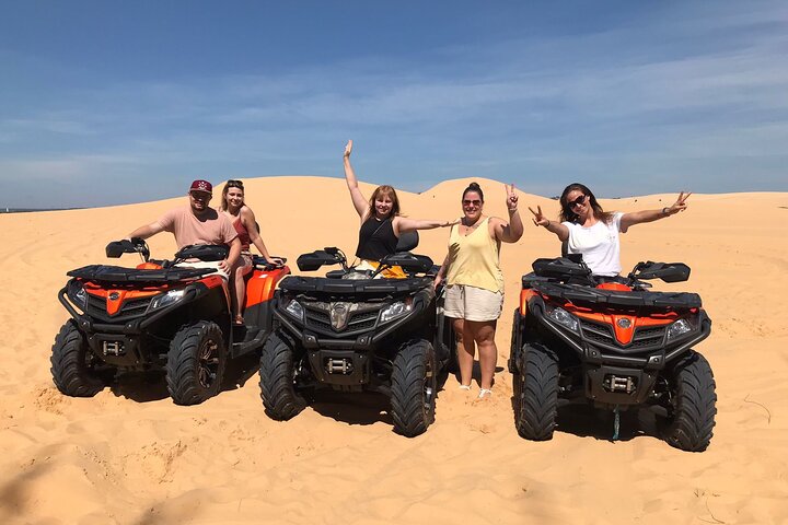 5 - Hour Sunrise eller Sunset Jeep Tour från Mui Ne