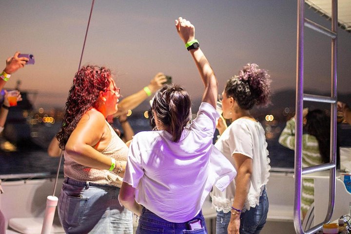 Sunset Party Cruise med ubegrænset drikkevarer og snacks