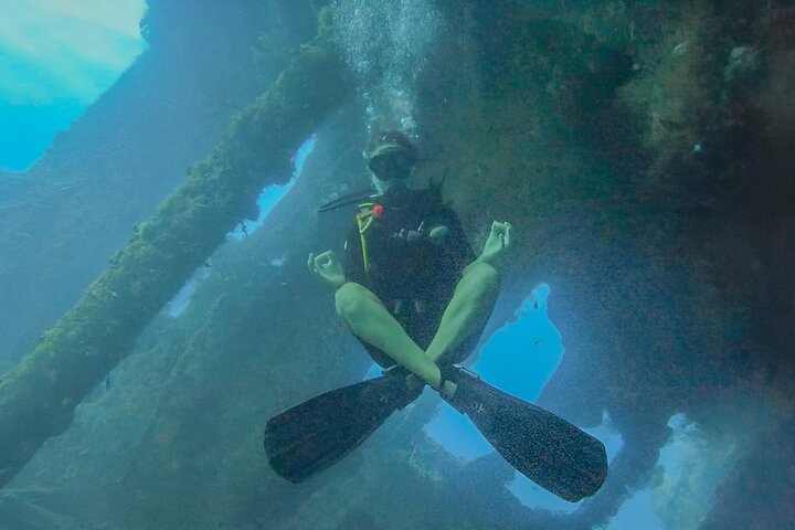 Buceo en Tulamben Buceo en el naufragio del USS Liberty