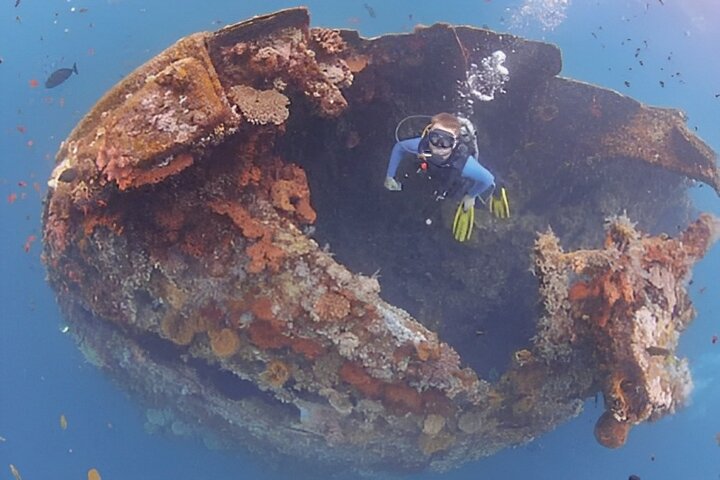 Buceo en Tulamben Buceo en el naufragio del USS Liberty