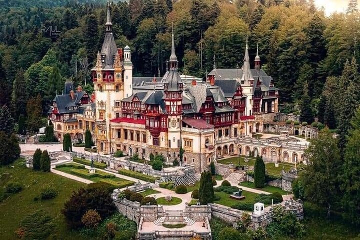 Castelo de Peles, Castelo de Bran, Fortaleza Rasnov e Mosteiro Sinaia saindo de Brasov
