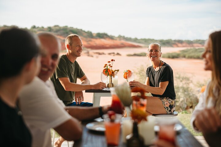 DINOSAUR AVONTUURCRUISE - Met tapas en cocktails aan het strand