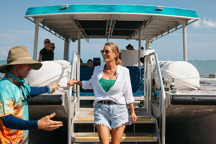DINOSAUR AVONTUURCRUISE - Met tapas en cocktails aan het strand