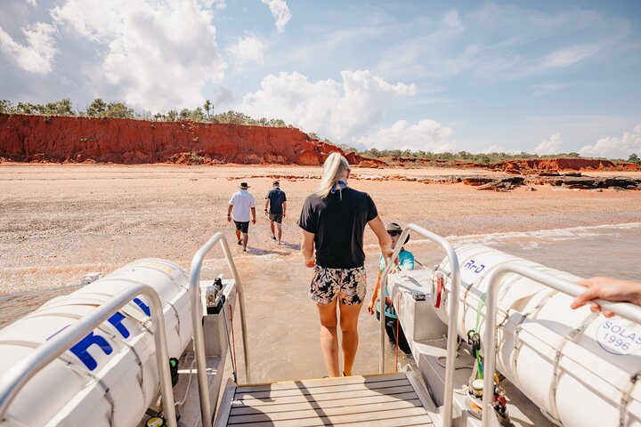 DINOSAUR AVONTUURCRUISE - Met tapas en cocktails aan het strand