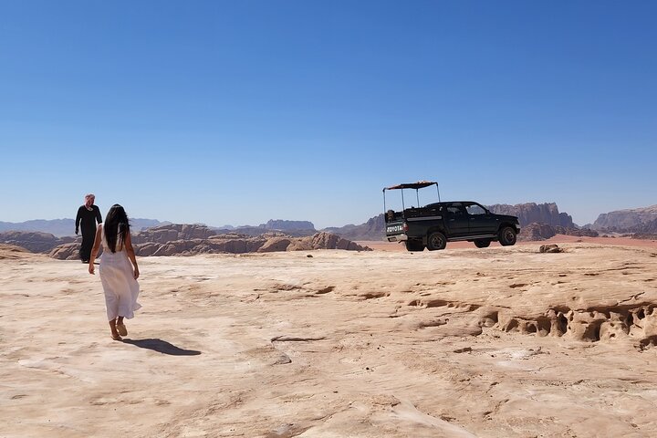 Excursion d'une journée en jeep dans le désert de Wadi Rum