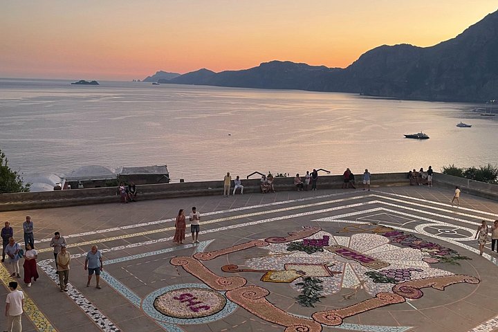 Autentisk Vespa Tour af Amalfikysten Positano og Ravello besøg
