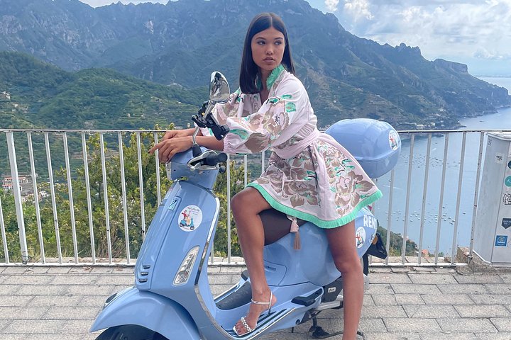 Autentisk Vespa Tour af Amalfikysten Positano og Ravello besøg