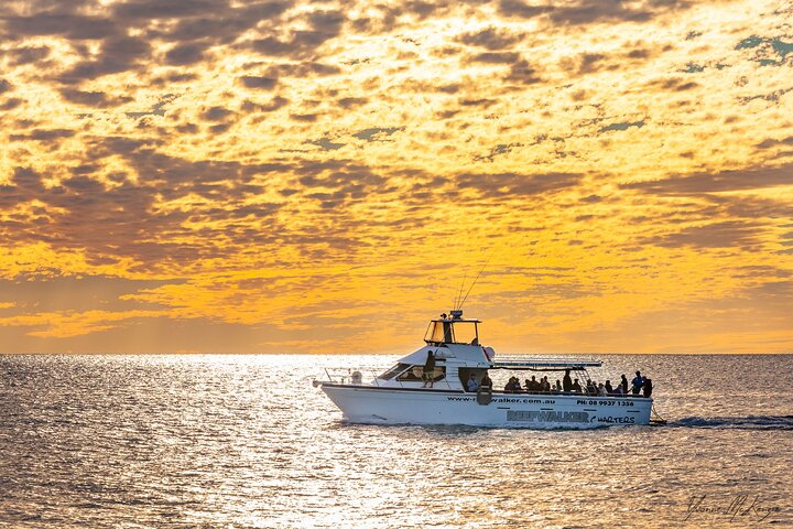 Croisière au coucher du soleil à Kalbarri le long des falaises côtières