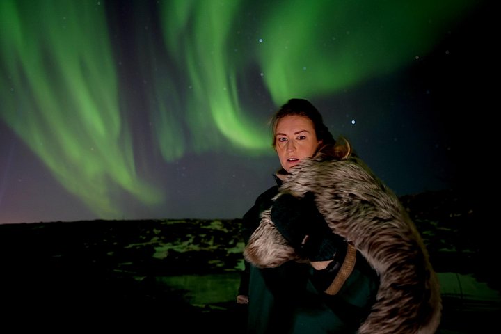 Reykjavik Northern Lights Tour with Pro Aurora Photos Small Group