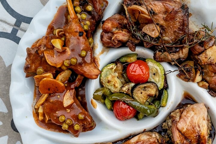 Espectáculo nocturno de folclore en un restaurante tradicional maltés incl. Transferencias