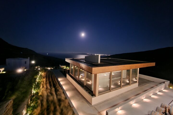 Vinprovning i Tinos: Havsutsikt Terrass Tour & Sommelier Guide