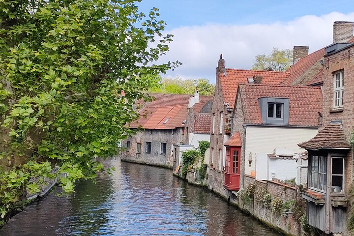 Boat trip, guided walk and chocolate