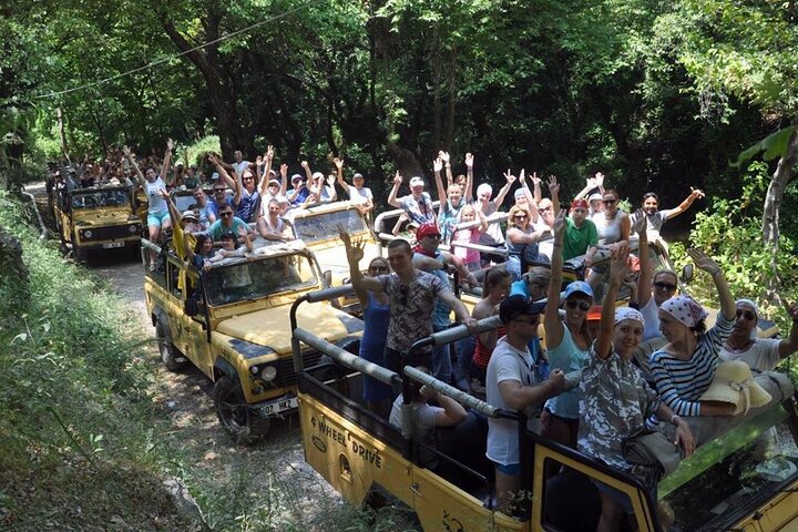 Marmaris Jeep Safari Tour mit Wasserfall und Wasserschlachten